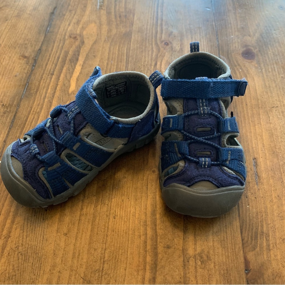 Keen Toddler size 6